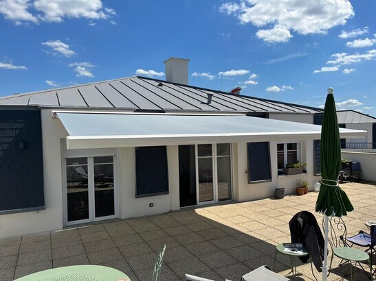 Store banne coffre terrasse Kolibri