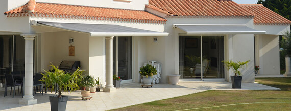 Store banne coffre pour terrasse Kolibri