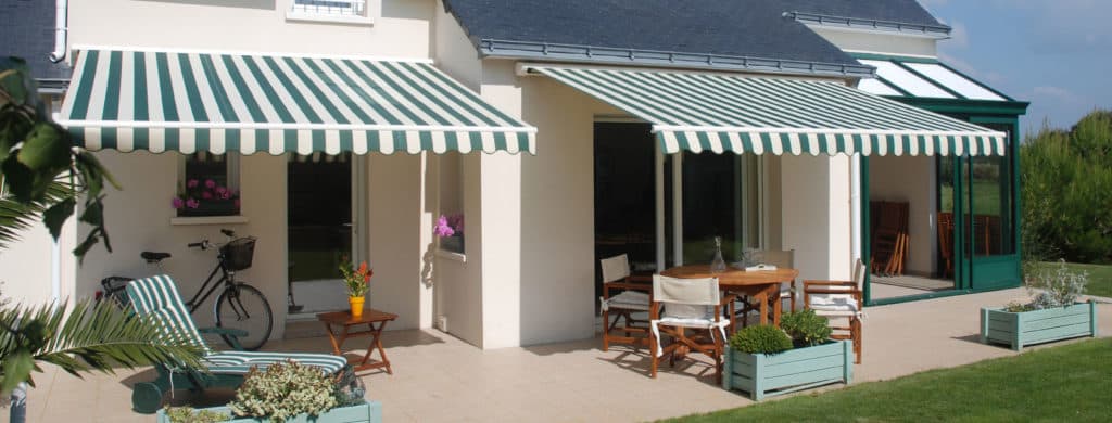 Quels sont les avantages du store semi-coffre ?