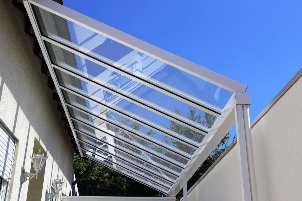 Comment choisir son store de toiture ?